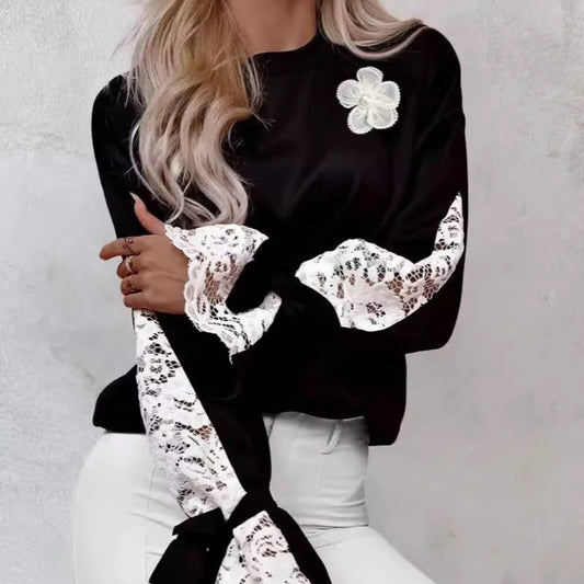 Tredimensionel blomster-manchet blonde patchwork-sweater