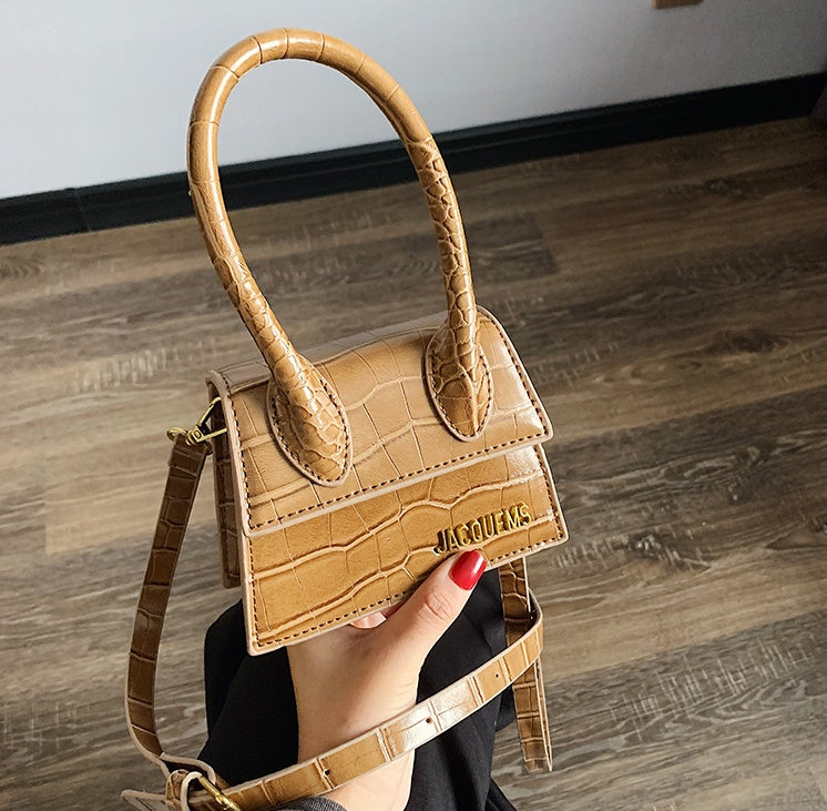 French foreign style many small bag female new style Korean version of 100 take cross-body bag country small one shoulder bag fashion small square bag