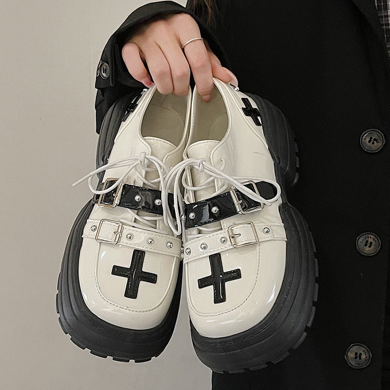 Personalized Small Leather Shoes Design Sense Black And White Leather Surface