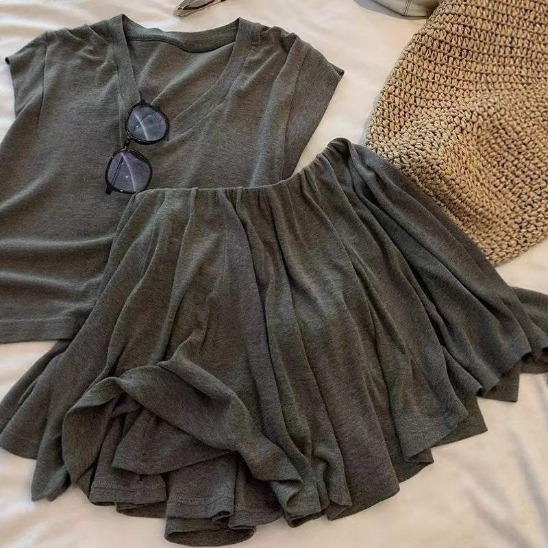 line Pleated Skirt For Women