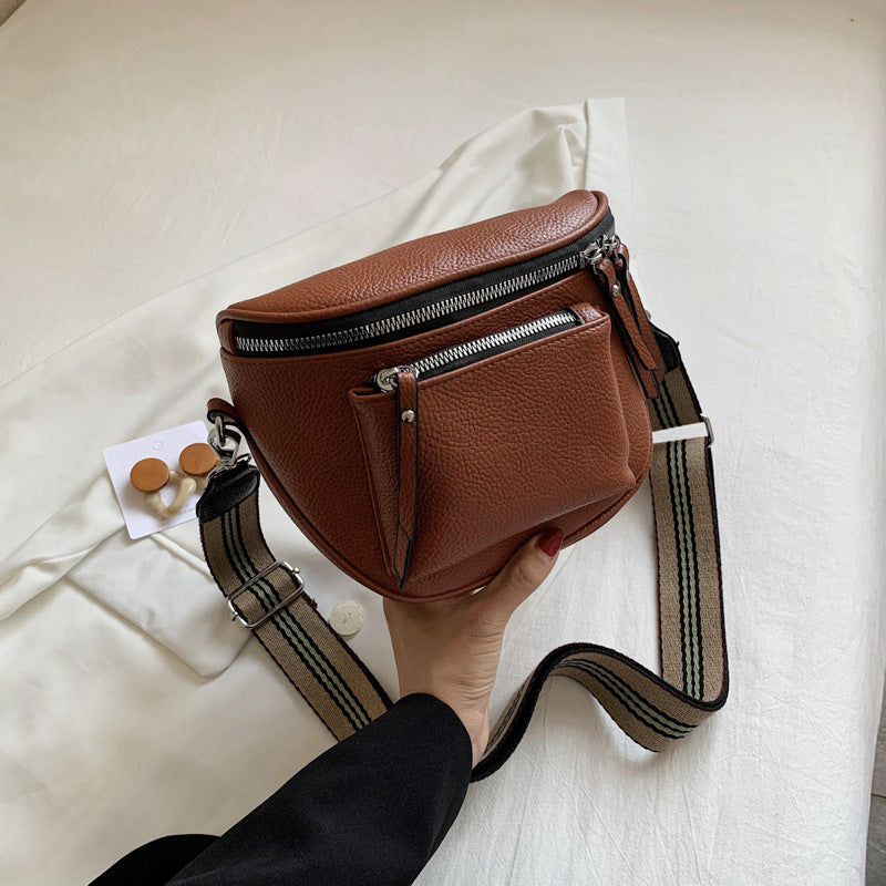 Soft Leather Crossbody Bag Casual And Versatile Saddle Style Can Be Worn As A Shoulder Bag