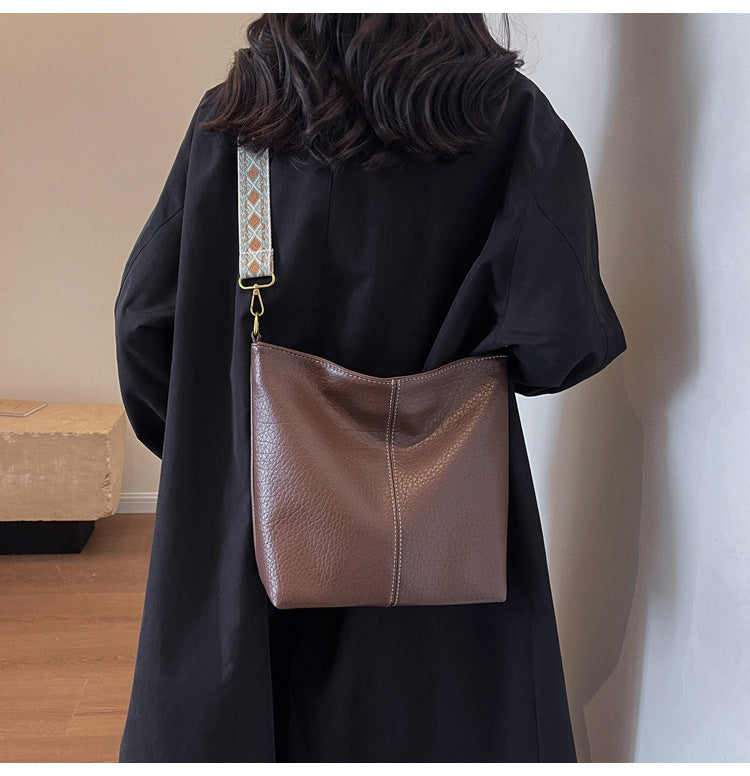 New Simple Leisure Bucket Bag Minority Fashion Shoulder Bag