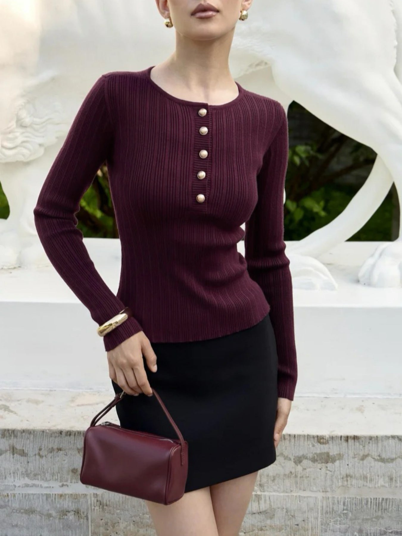 Simple, Slimming Crew-neck Knit Sweater
