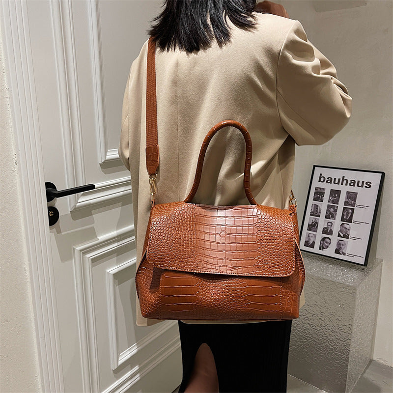 Women's Large Capacity New Fashion Messenger Bag