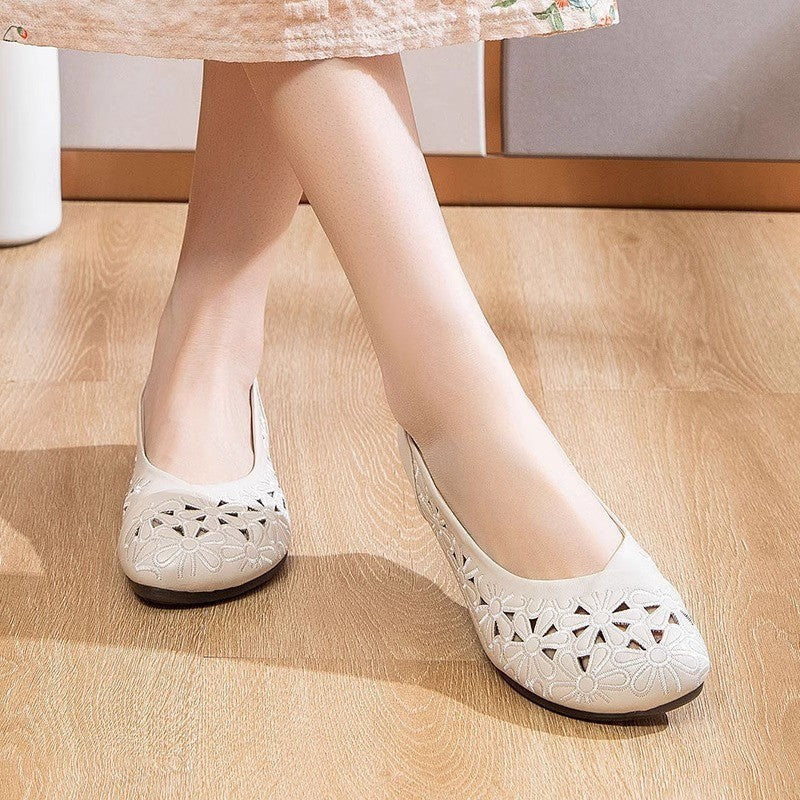 Mom Middle-aged And Elderly Comfortable Embroidered Hollow Flat Women's Casual Shoes