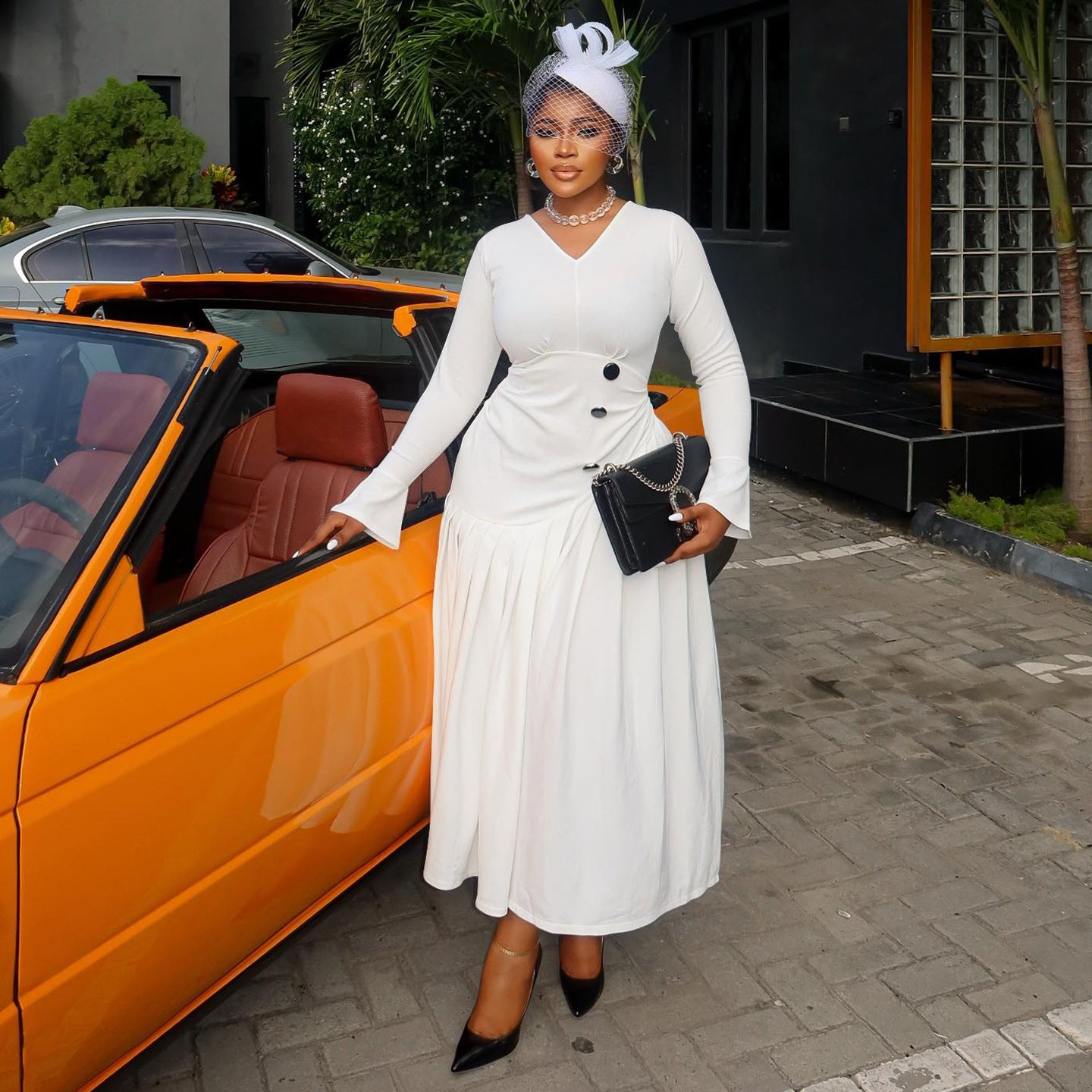 V-neck Waist-cinching Fashionable Pleated Maxi Skirt