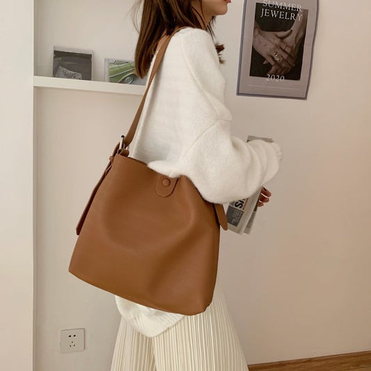 Retro Single Shoulder Messenger Bag With Large Capacity