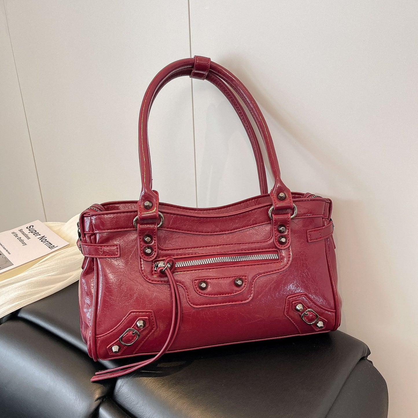 Women's Textured Rivet Single Shoulder Underarm Bag
