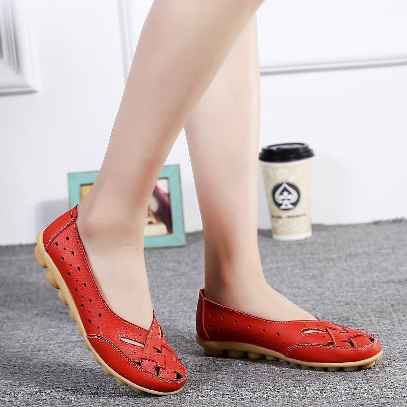 Women's Middle-aged And Elderly Hollow Hole Flat Gommino Round Head Soft Bottom