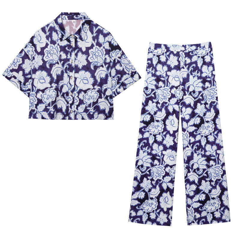 Kort skjorte- og buksesæt med blomsterprint