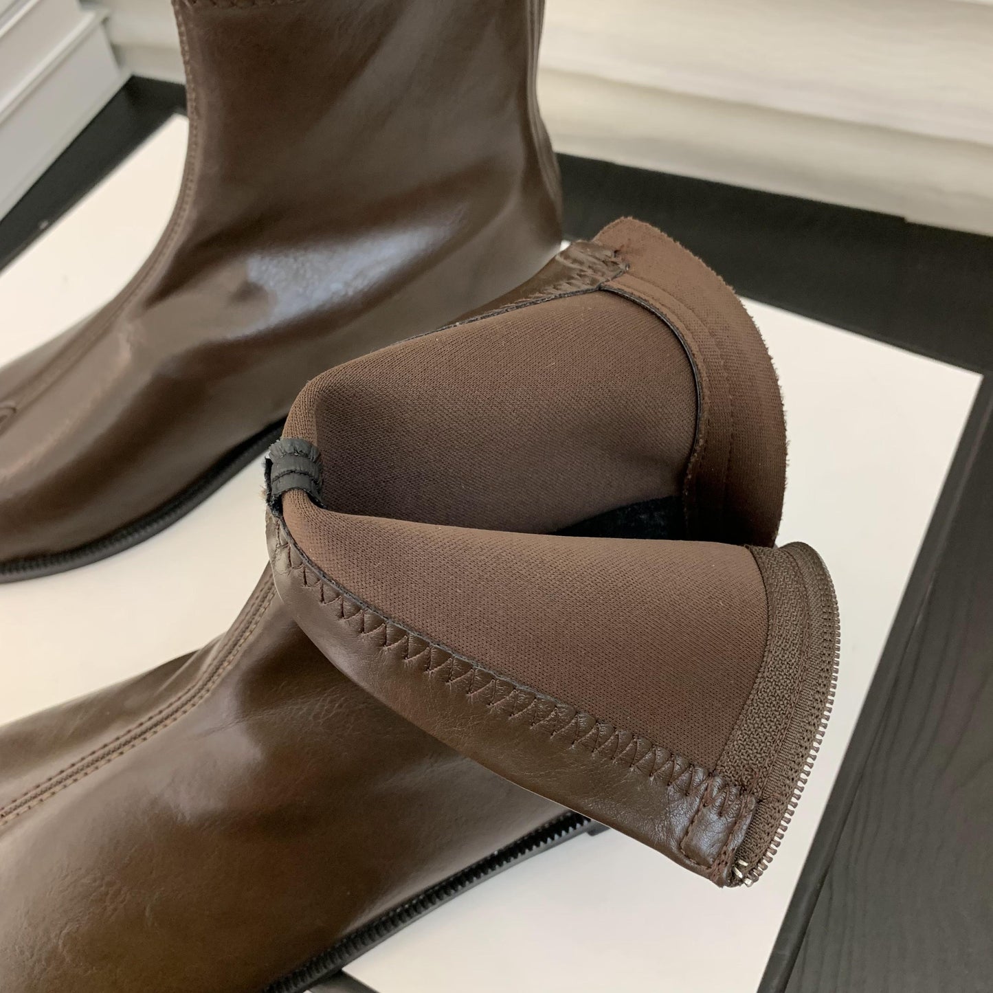 Vintage Split Toe Pig Hoof Boots With British Style And Handsome Look