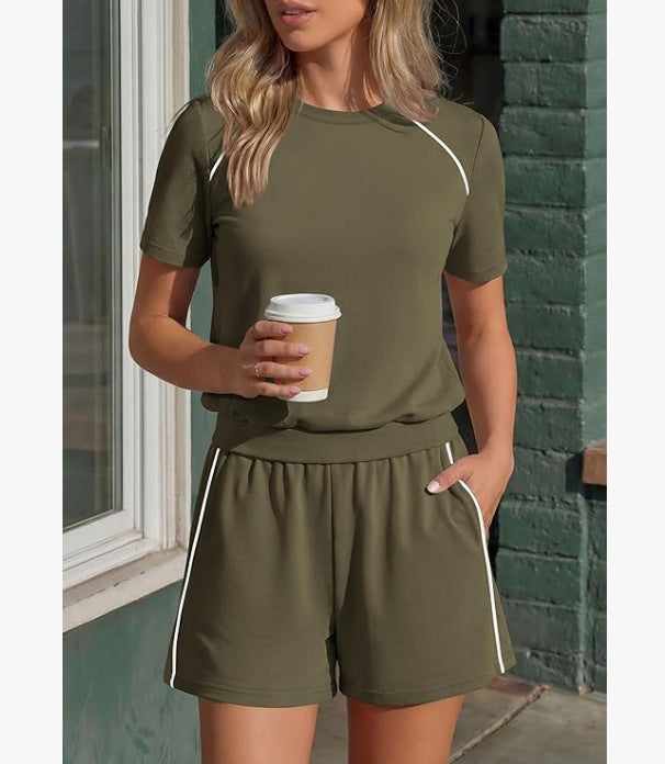 Kvinders Afslappede Kortærmede T-Shirt og Shorts Sæt