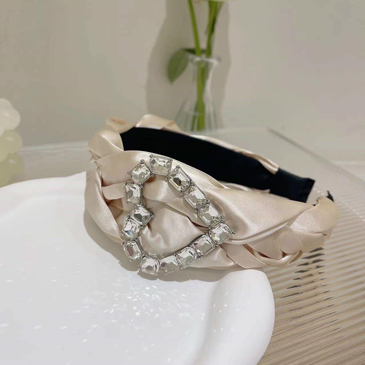 New Retro Temperament Diamond Love Headband Weaving