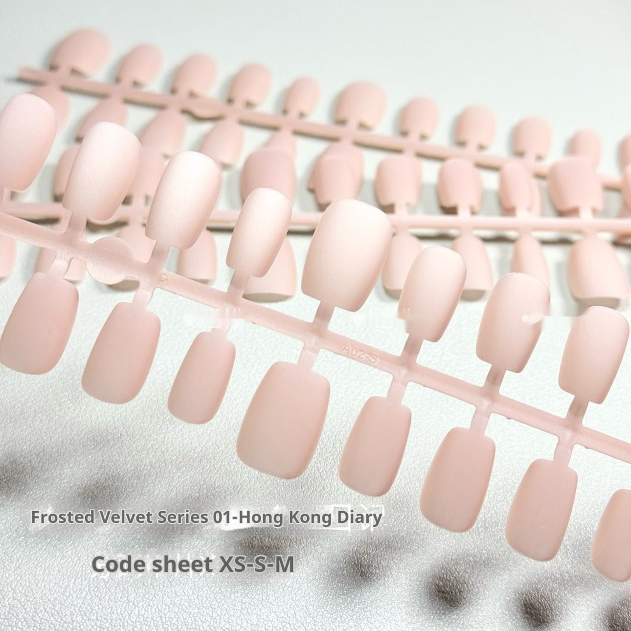 Frosted Velvet Cat's Eye 01 Island Diary Aurora Nail Wear