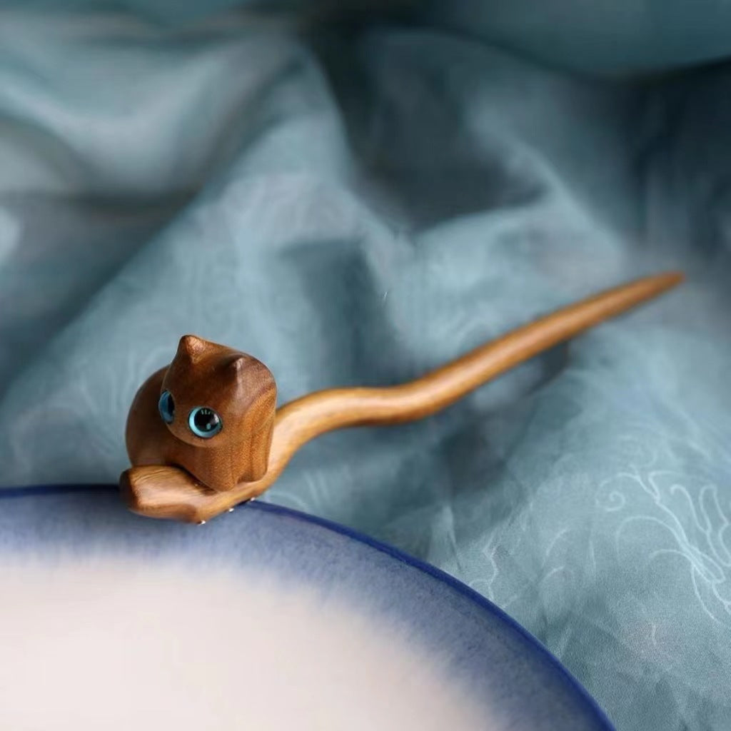 Handmade Green Sandalwood Hairpin With A Sense Of Luxury And Personality Cat