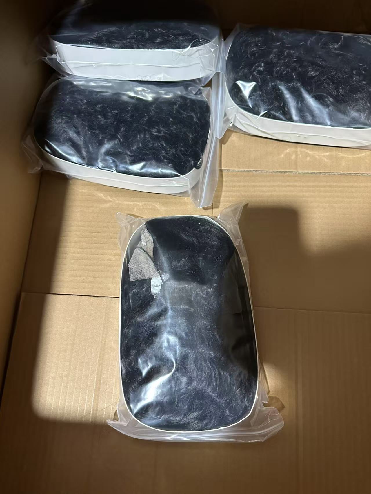 Parykhovedbånd blonder kort krøllet hår