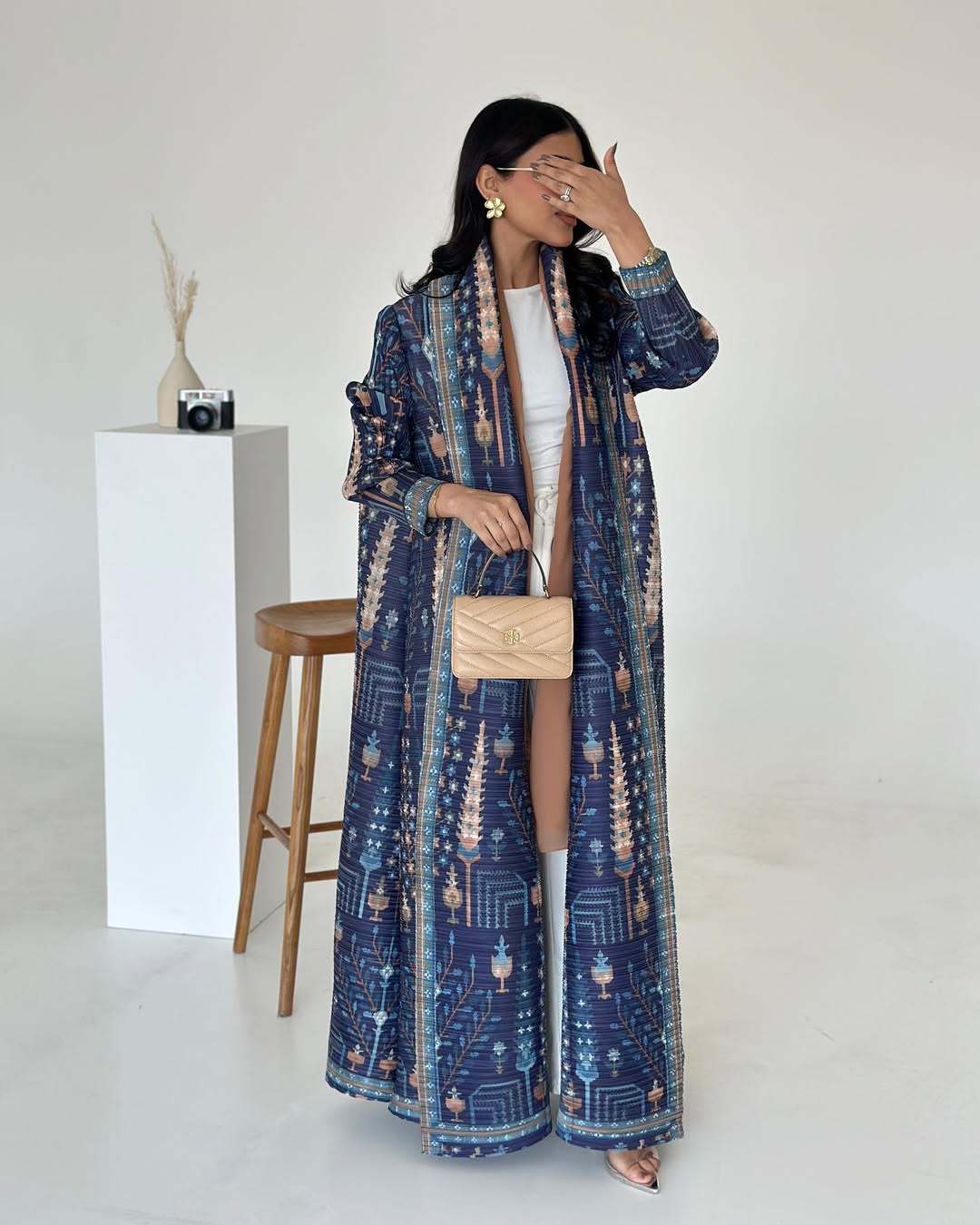 Women's Temperament Cardigan A Bai Ya Robe