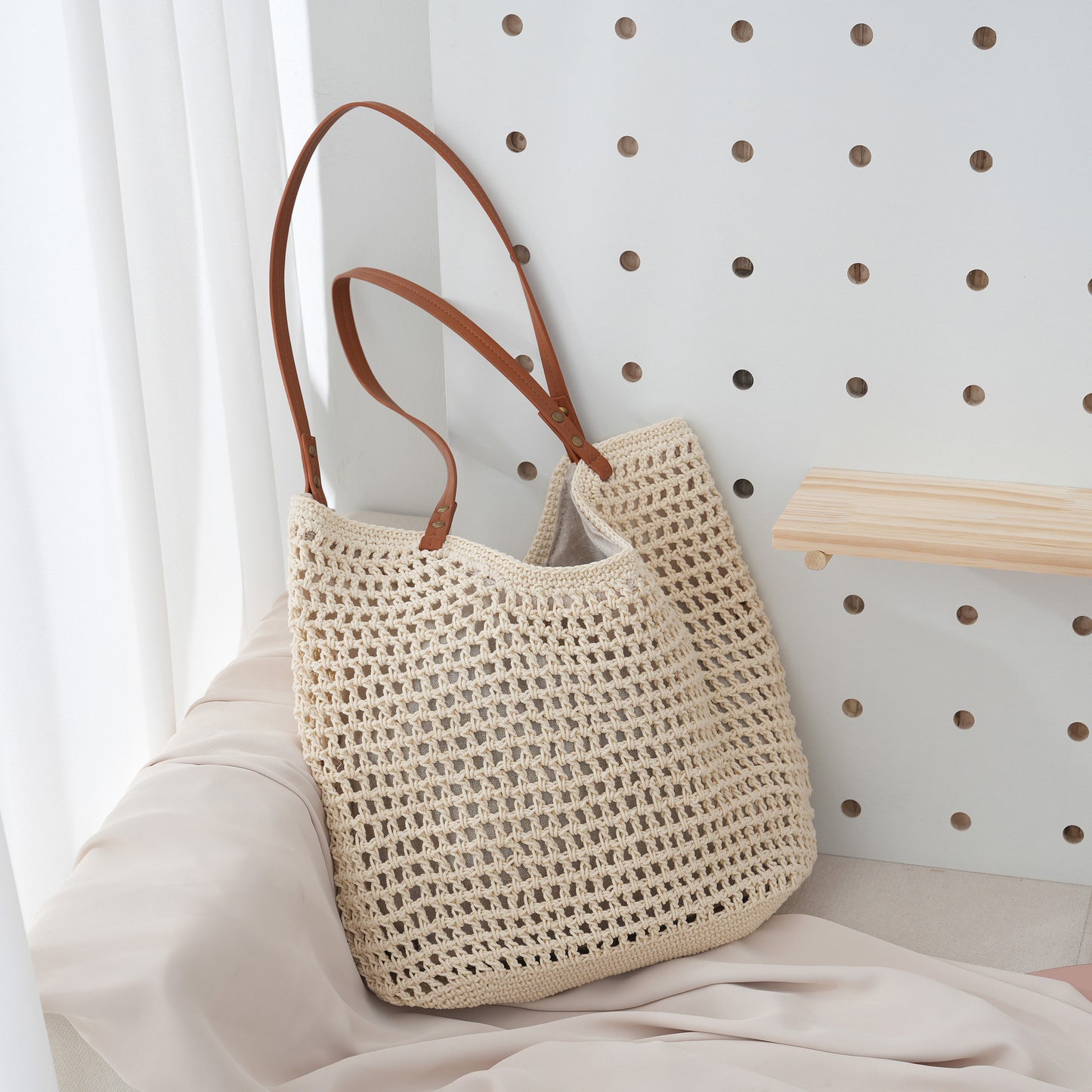 Beach Casual Hollow Mesh Woven Lightweight Straw Handbag