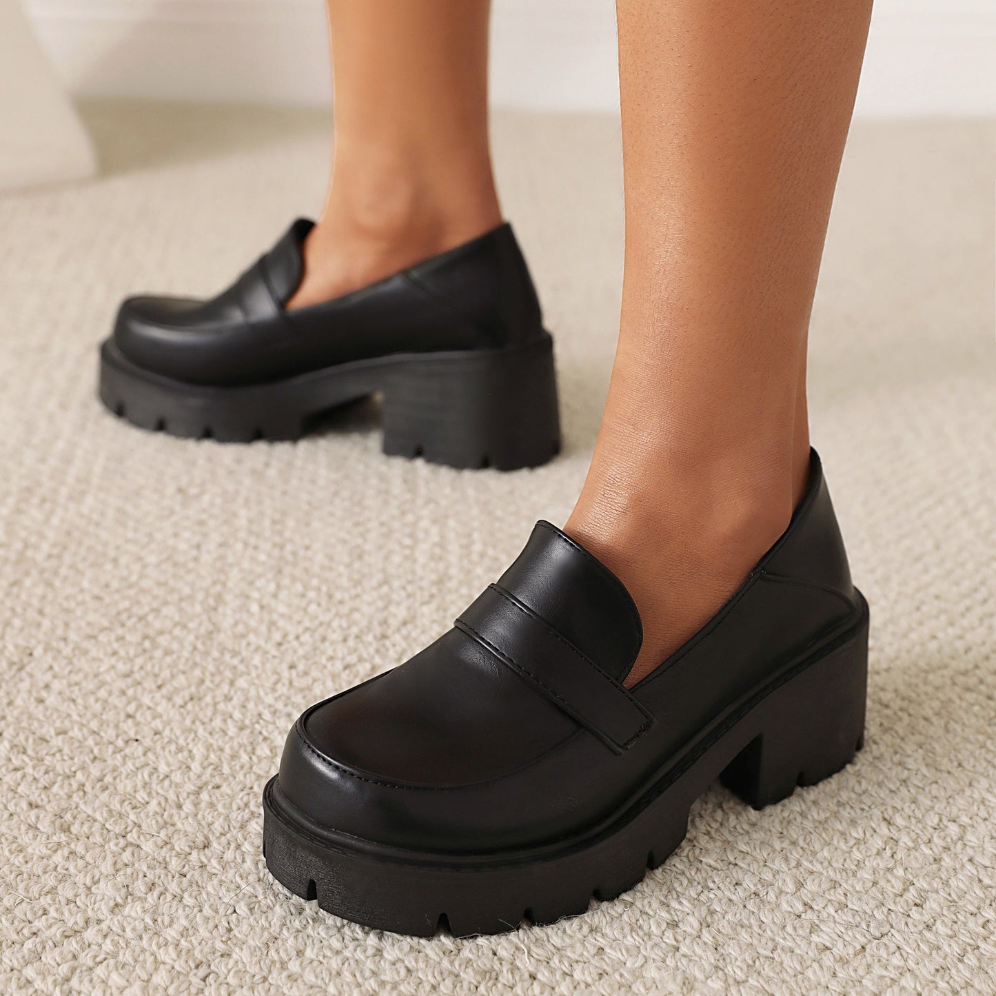 Autumn Thick Bottom Platform Shoes Women's Shoes Simple Retro  40-43 Plus Size
