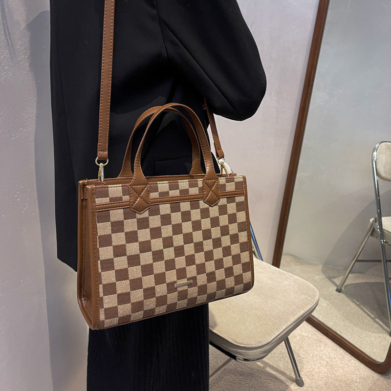 Fashion Textured One-shoulder Messenger Bag