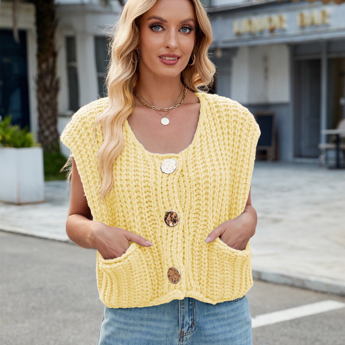 Women's V-neck Three-button Sleeveless Cardigan
