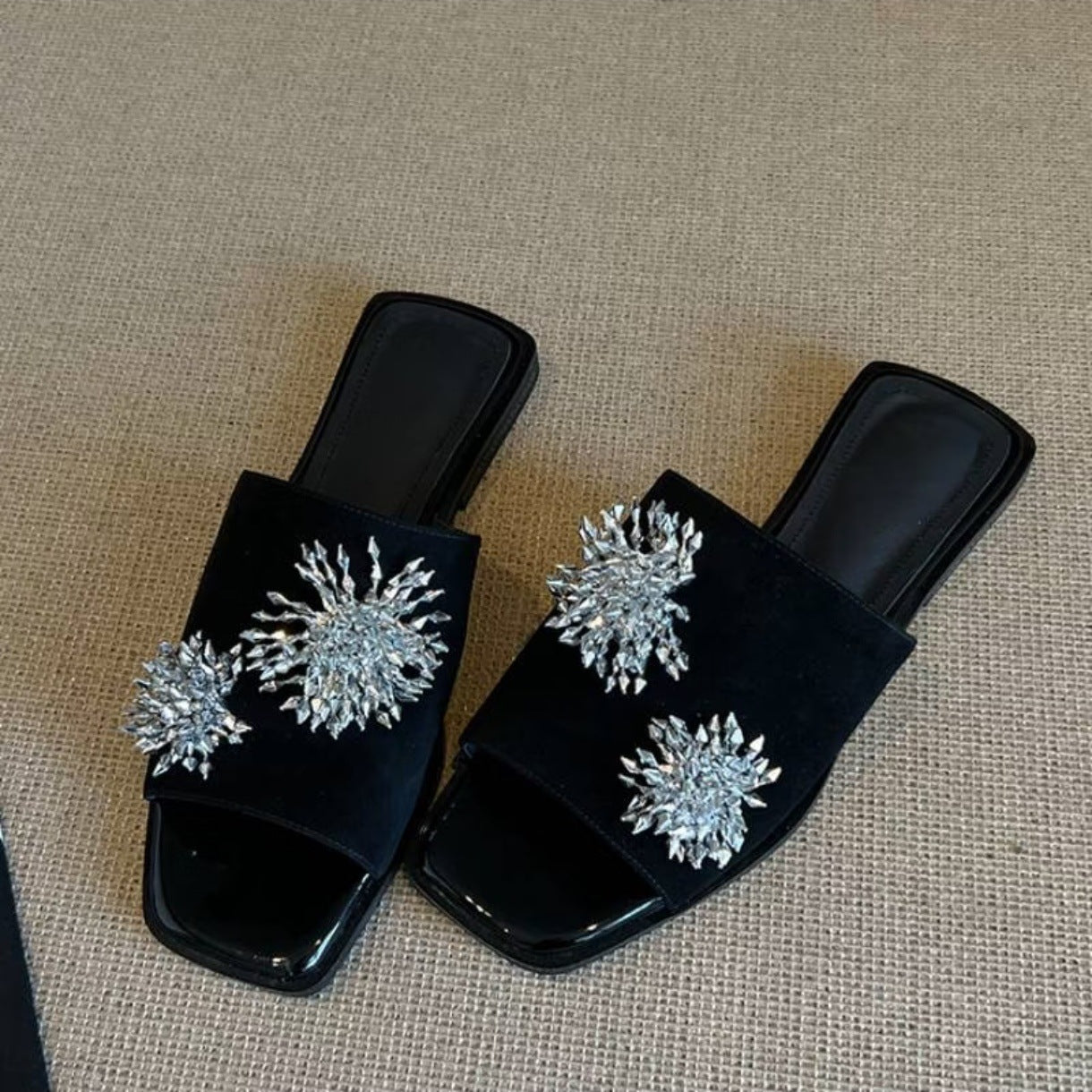 Summer New All-Match Black Sophisticated French-Style Flat Sandals