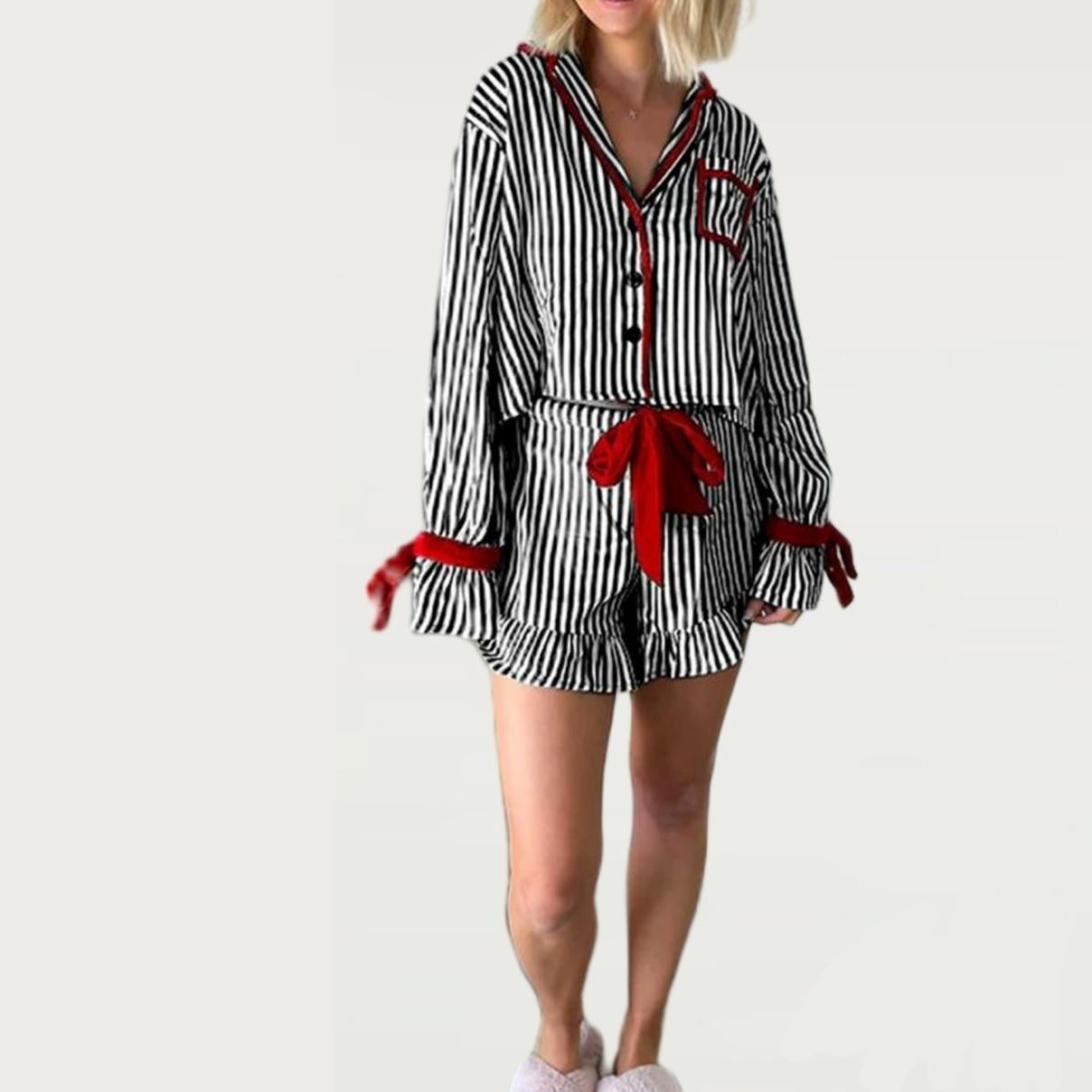 Loose Fitting Loungewear Set With Long Sleeves And Shorts