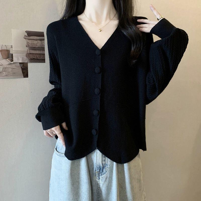 Women's V-neck Soft Slim-fitting Straight Shoulder Knitted Cardigan Top