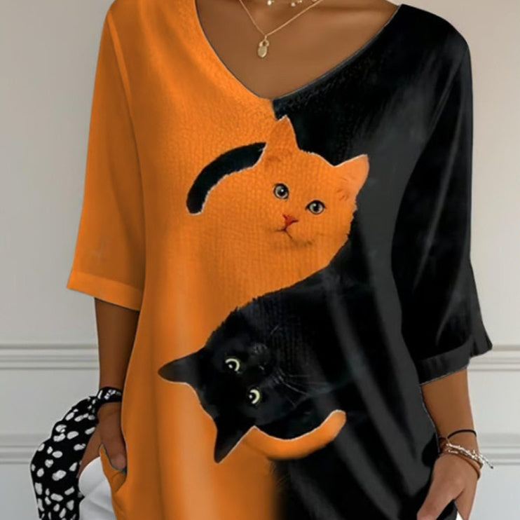 European And American V-neck Short-sleeve T-shirt With A Digital Print Of Small Animals