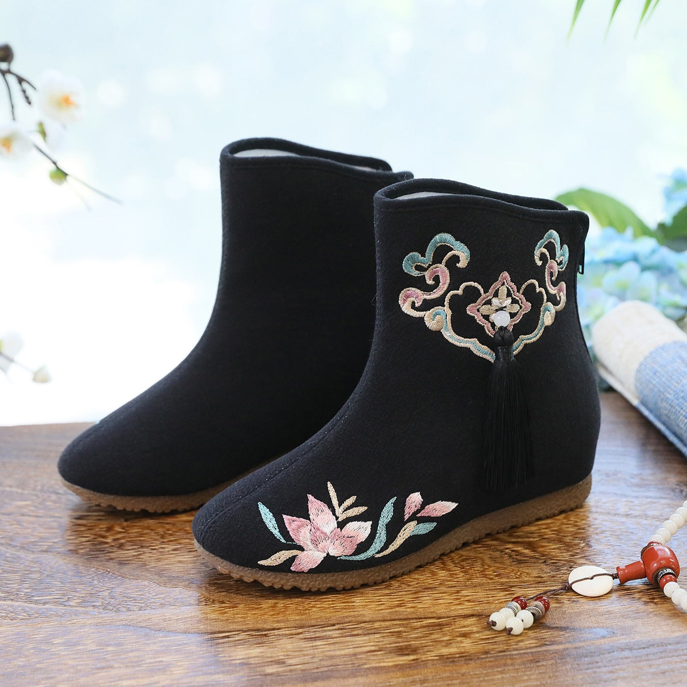 Winter Cotton Padded Velvet Short Boots Cotton Embroidery Tassel Female Cloth Shoes