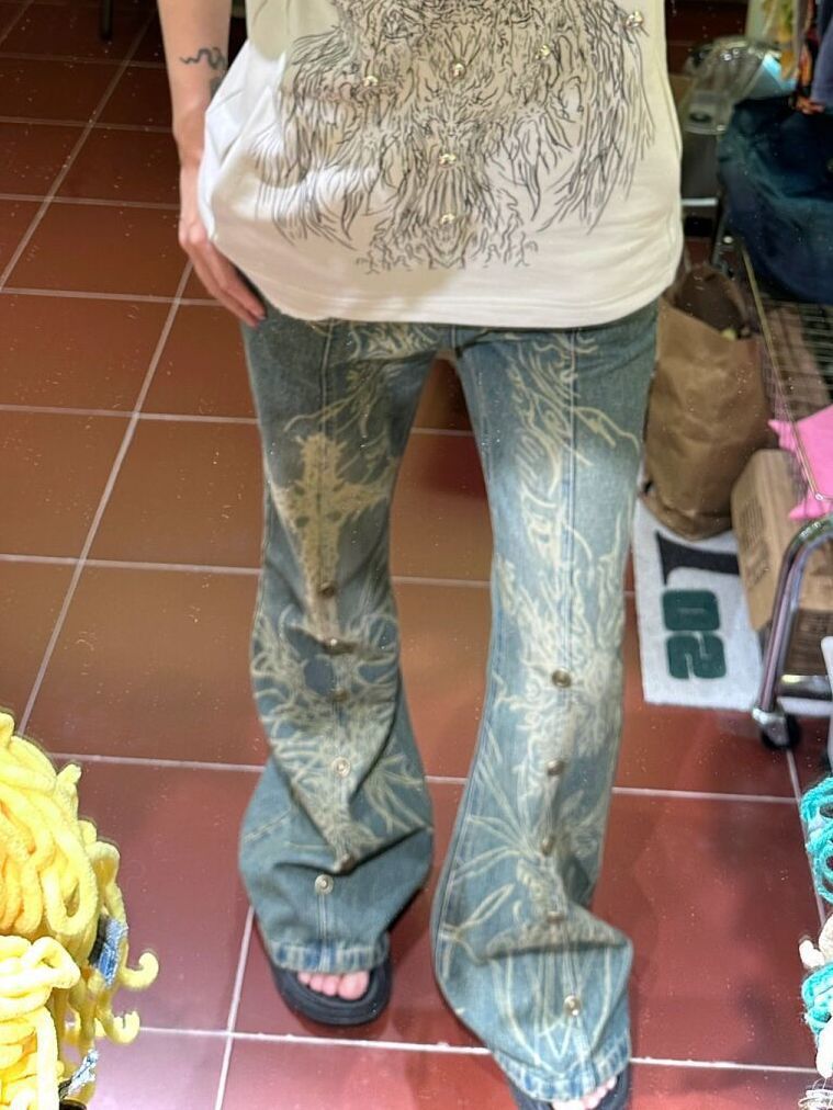 Washed Old Tattoo Slightly Flared Jeans Women