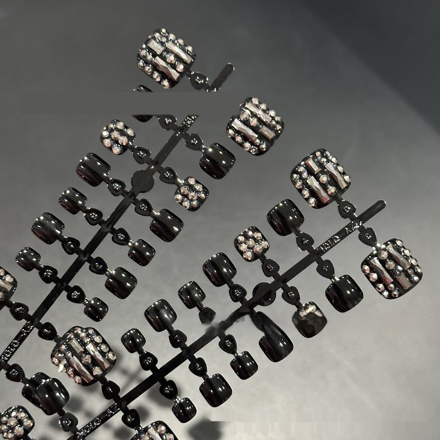 Summer Essential Black Full Toe Sequins