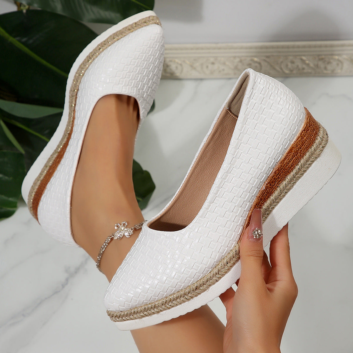 Woven Hemp Rope Muffin Bottom Low-cut Breathable Pointed Women's Pumps