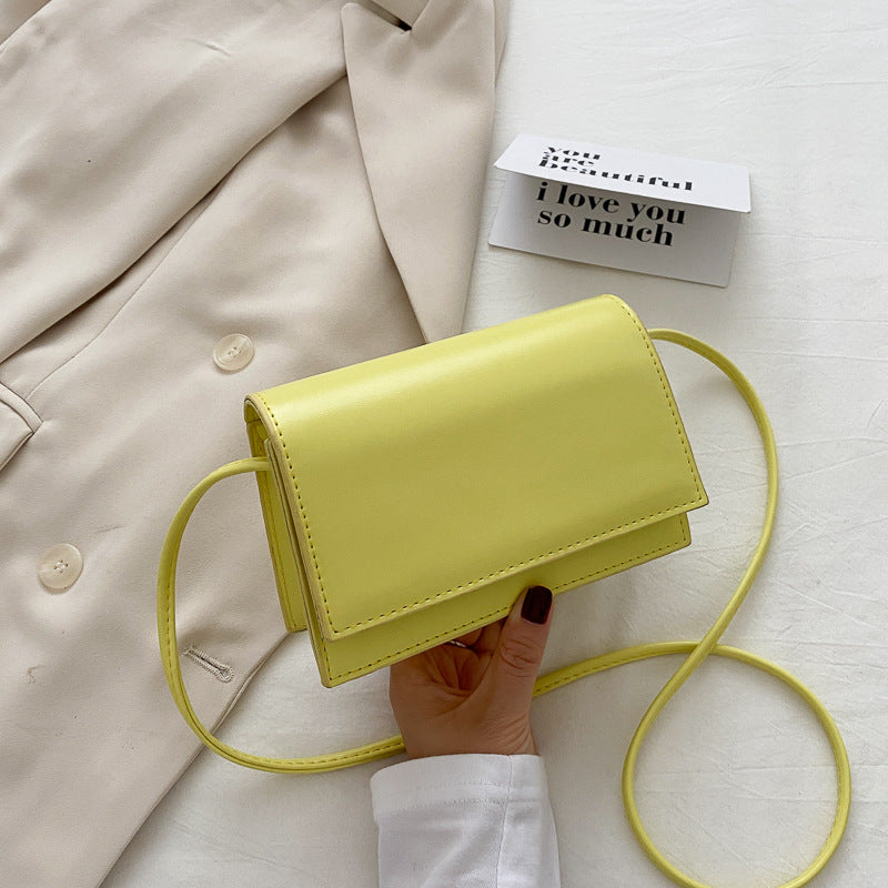 The new fashionable small square bag of is versatile