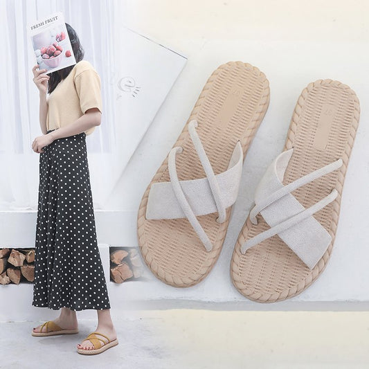 flat sandals and slippers