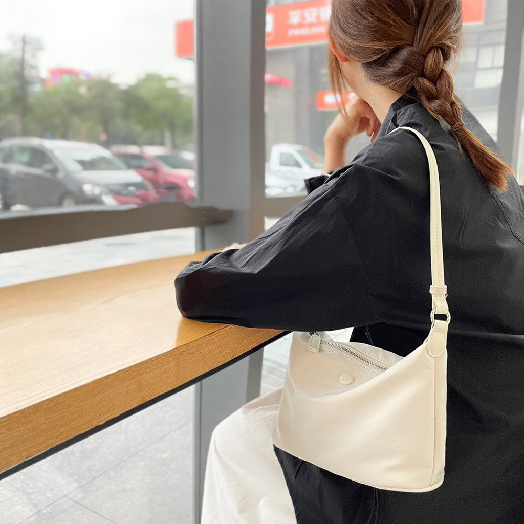 Women's Stylish And Lightweight Waterproof Nylon Shoulder Messenger Bag