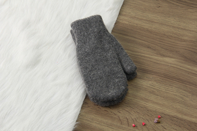 Full finger thick woolen gloves