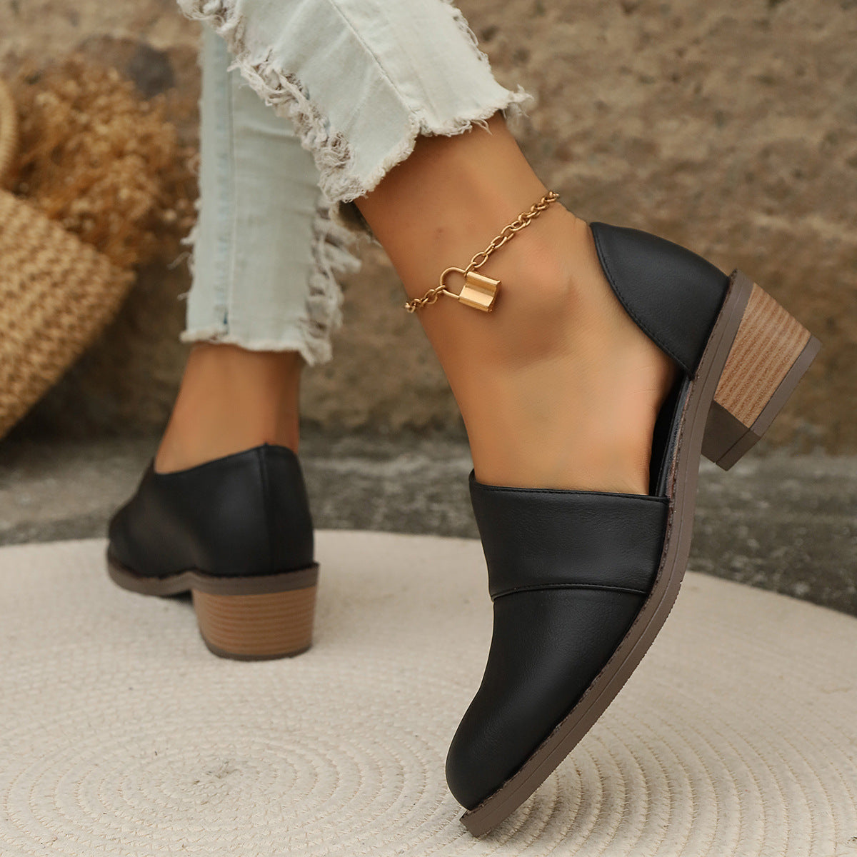 Side Hollow Low Heel Deep Mouth Pointed Toe Shoes