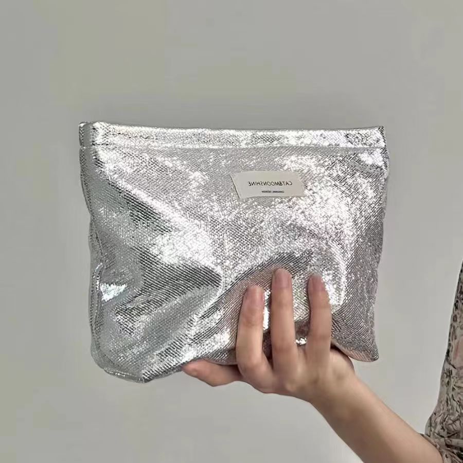 Simple And Portable Large Capacity Wash Bag Out Storage Bag