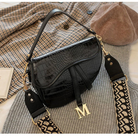 Women's Fashion Retro Versatile Cross Body Net Red One Shoulder Half Round Bag