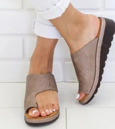 Hotseller Wedge sandals Light weight Bottom Cheap price