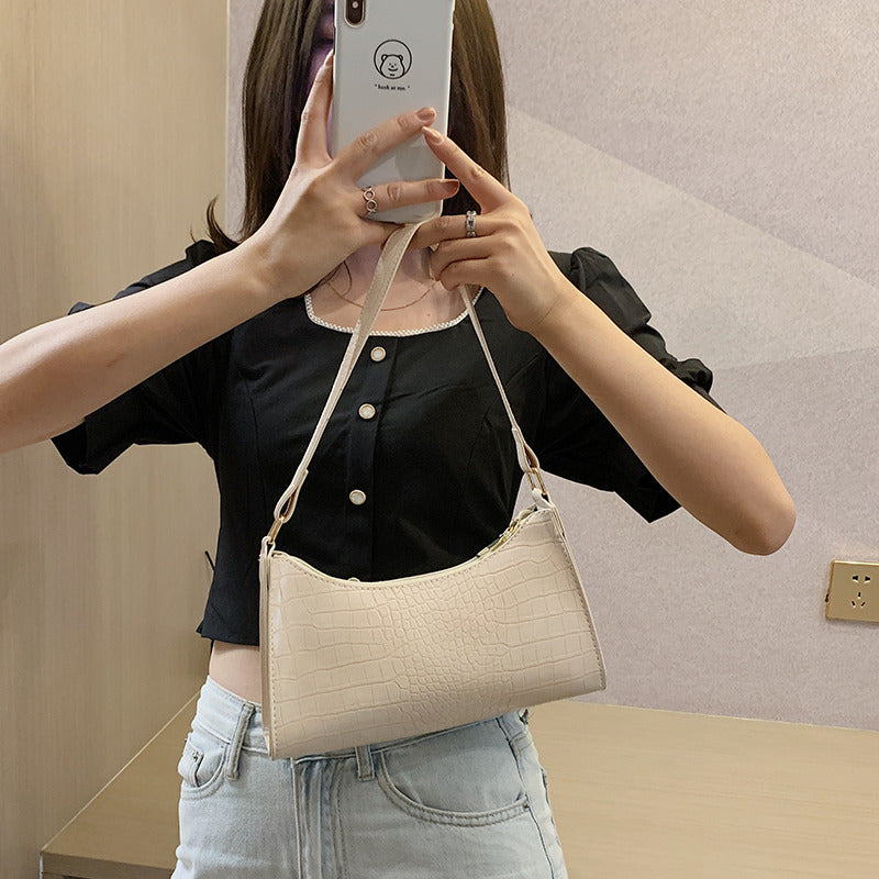 Armpit bag with cross net and red chain shoulder bag