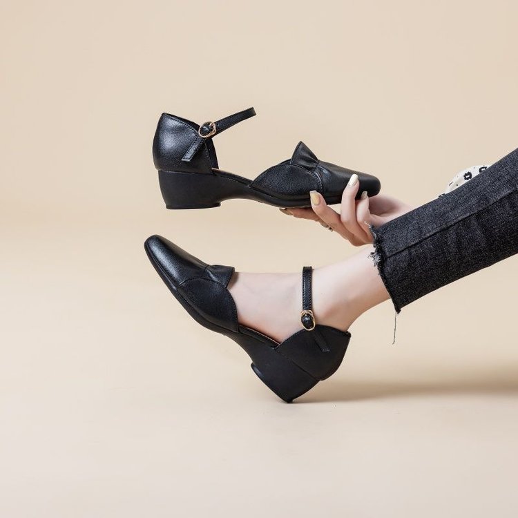 New Women's Closed Toe Sandals, Mid Heel Summer French Pointed Toe Vintage Soft Leather Shoes For Mother