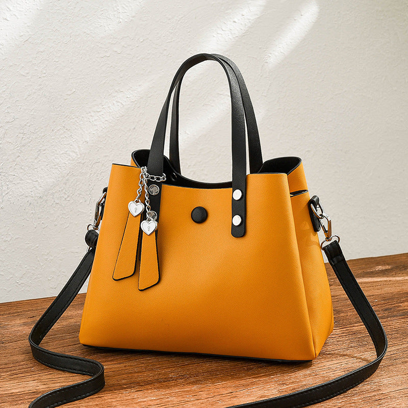 Fashionable versatile messenger bag