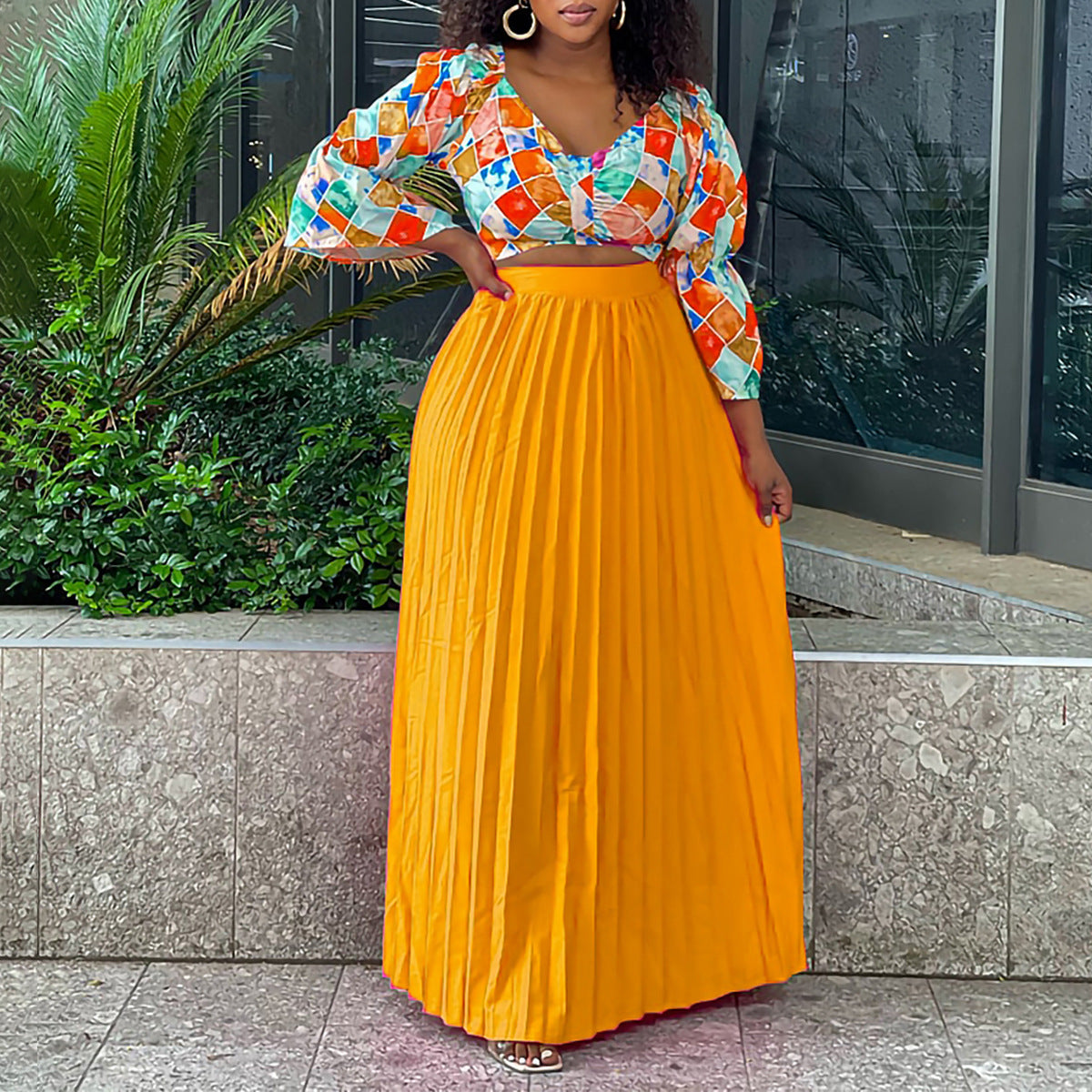 V-neck Printed Top With A Pleated Long SkirtAfrican-style Two-piece Set
