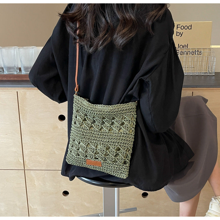 Women's Large Capacity Straw Woven Crossbody Bucket Bag