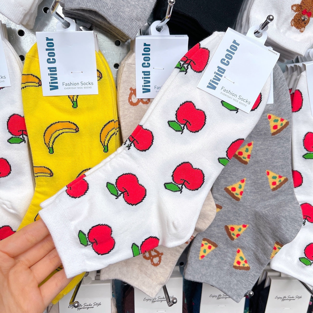 Strømper med frugtprint i klare farver fra Japan til damer