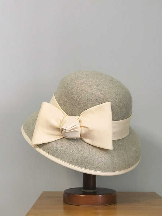 Woolen Women's Vintage Hepburn Satin Big Bow Decoration