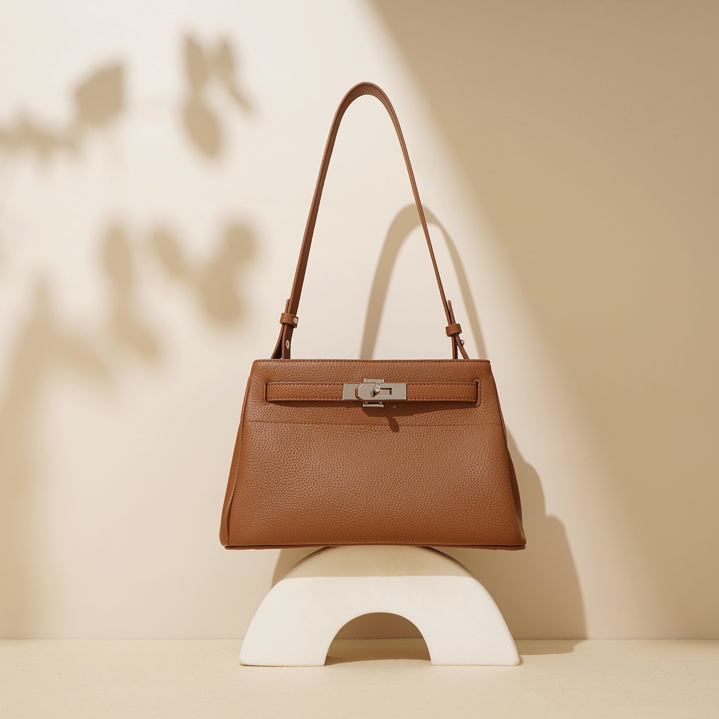 First Layer Cowhide Vintage Lock Underarm Bag Commuter Genuine Leather Portable Crossbody Bag