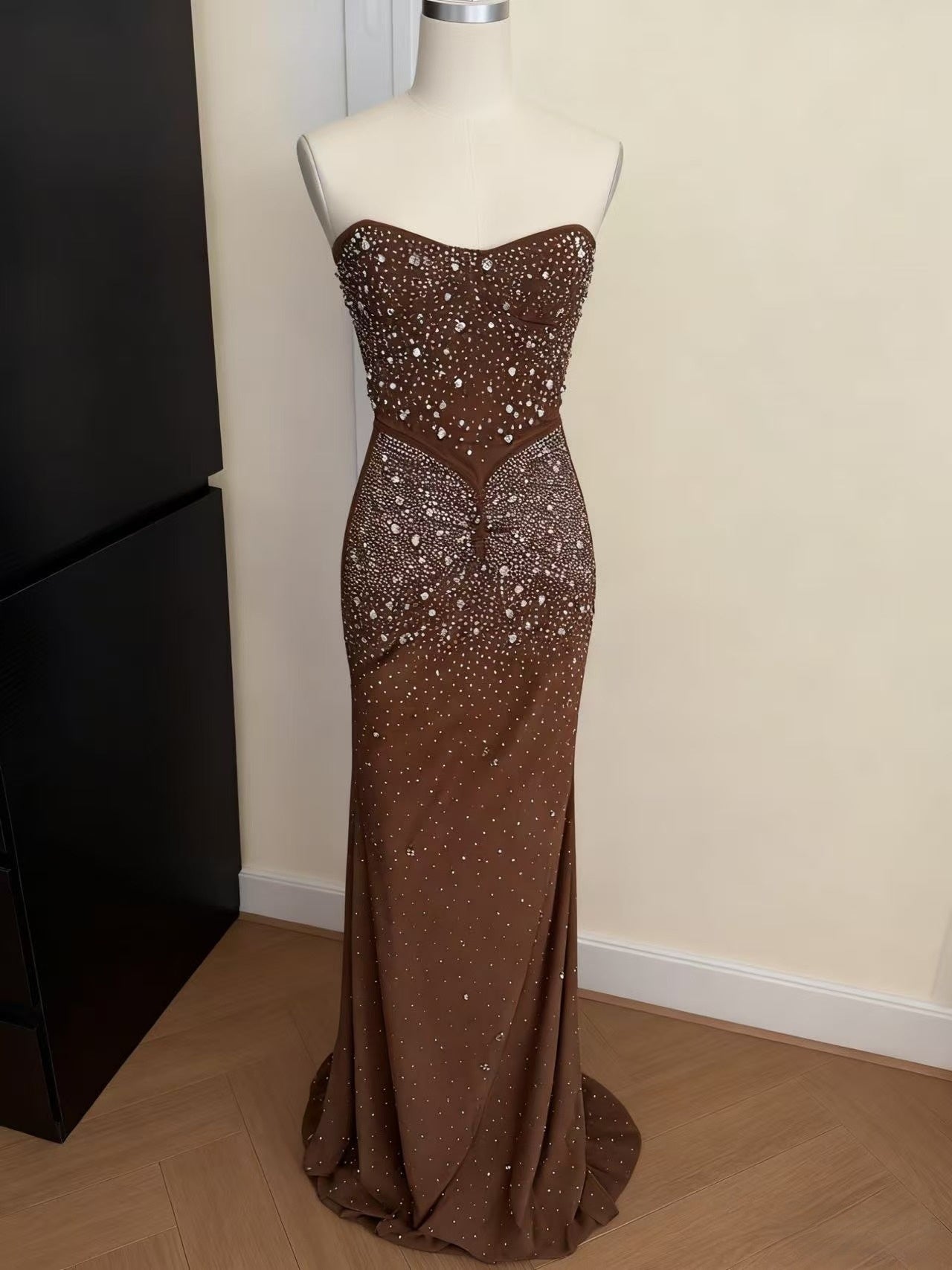 Fashionable Minimalist And Slim Fit Womens Dress
